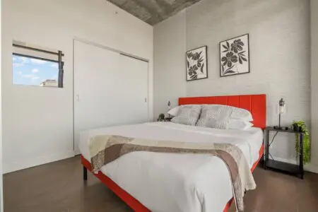 28b95eaa 53de 46ca 9068 9b983d4b5738