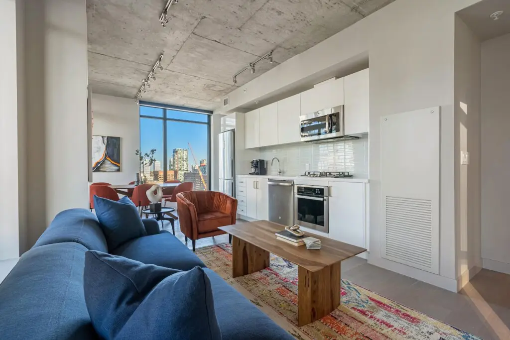 30c6c7dd f151 406a 90fb 3115eaf33314