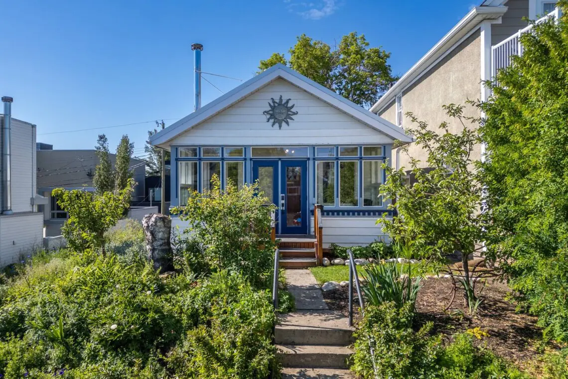 3cb39cfe b51c 4031 a251 cf588520c419