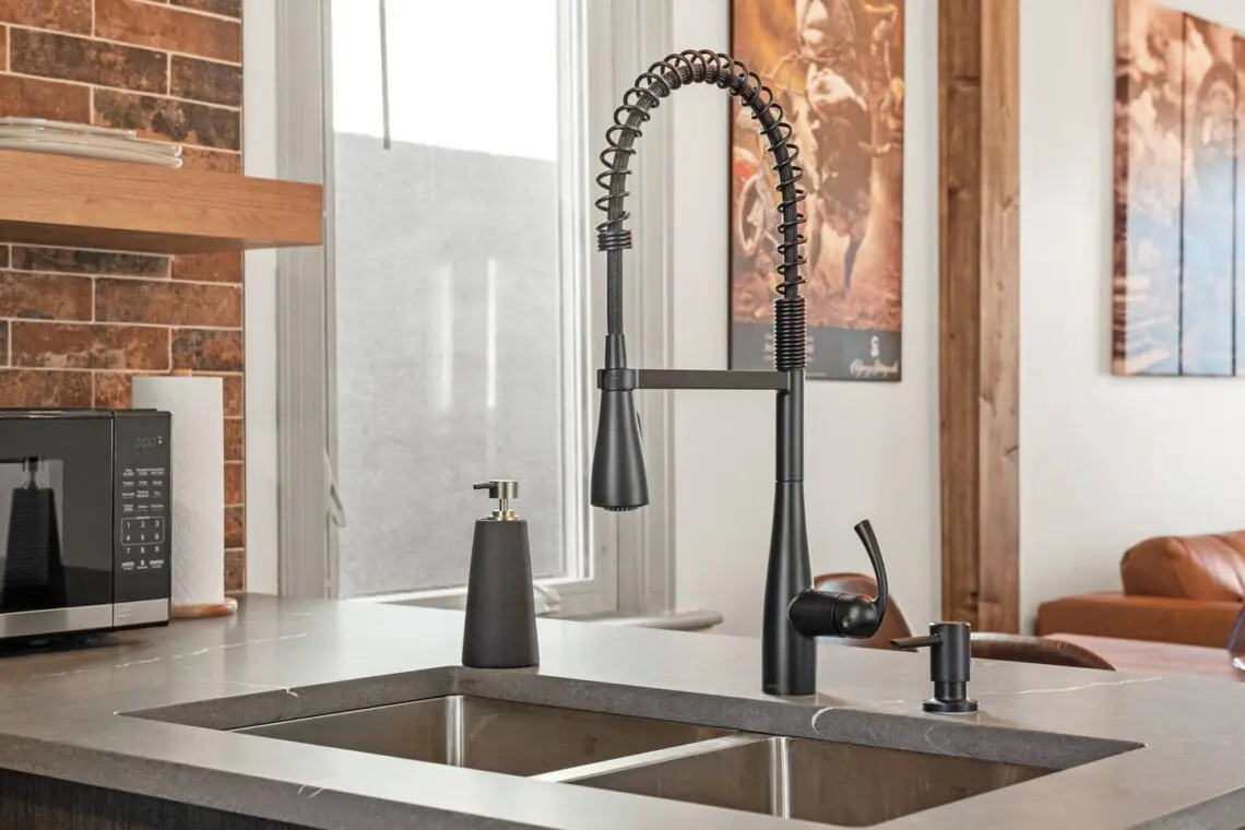 43dc01df b940 4d44 84a0 a2be2607d8bb