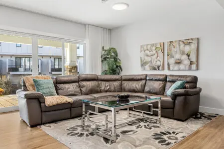 46424e2f 6b6f 4095 93ab d1db384223e9