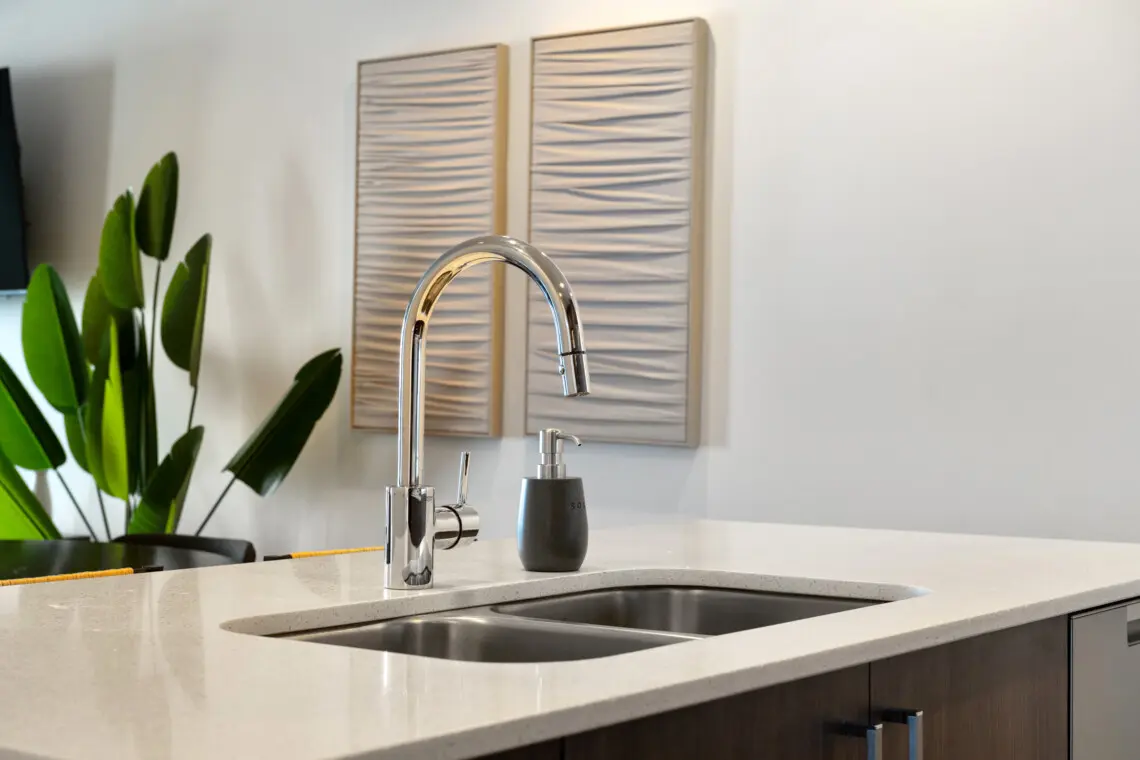 585b3ebf f947 4807 a533 9ad50e0e55ea