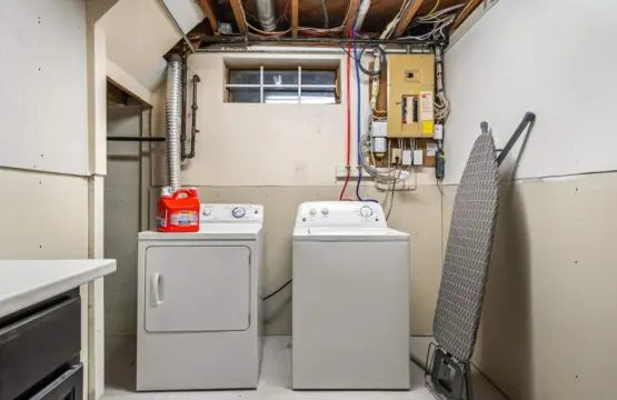 61823876 6c08 4d54 82a7 1a35b90f5eb2