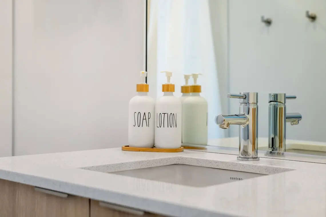 843032f4 f6ae 42a6 a9a9 f2c3ec12c5d7