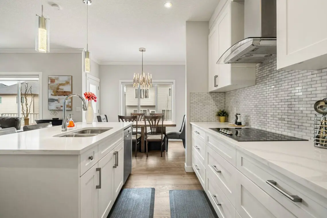 956a8373 16c5 46fb b626 57cf285ff9a1