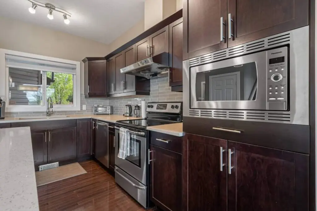 9bb8f053 f353 4ce4 a000 2d6faef54563