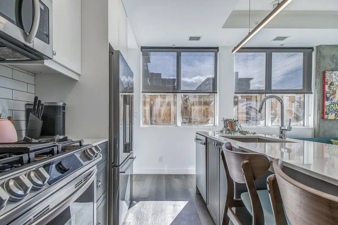 bca13725 87f9 48d9 a6e2 5c42d5469318