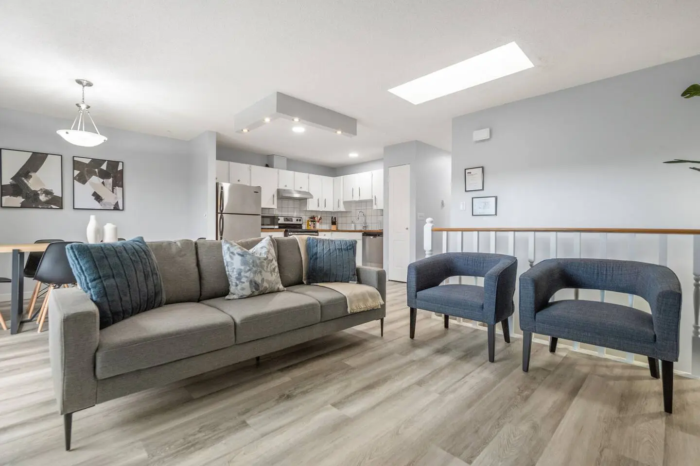 bccb00c7 11e8 48c0 95fb 61e3771b28f0