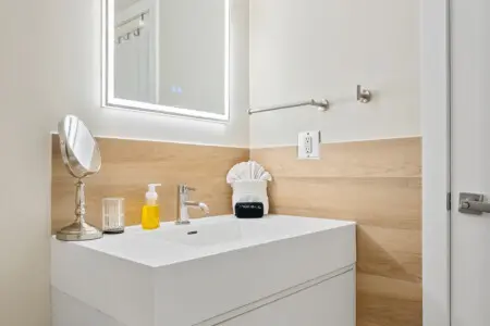 c6df189f f32c 481c a673 c84a63ff7795