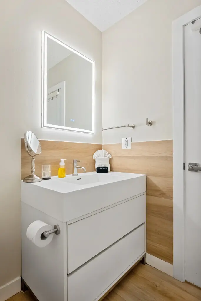 c6df189f f32c 481c a673 c84a63ff7795