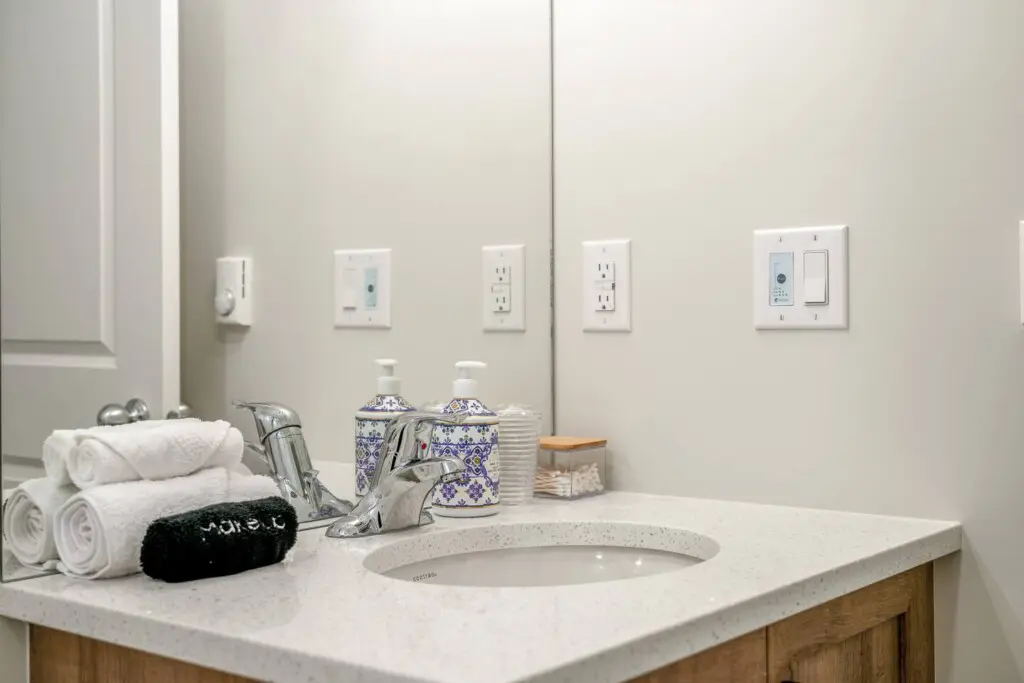 e65e9efb dda2 4c70 b253 bf484969970d