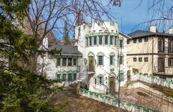 e7c781a0 e97f 4008 bc97 fcc67c0cb696