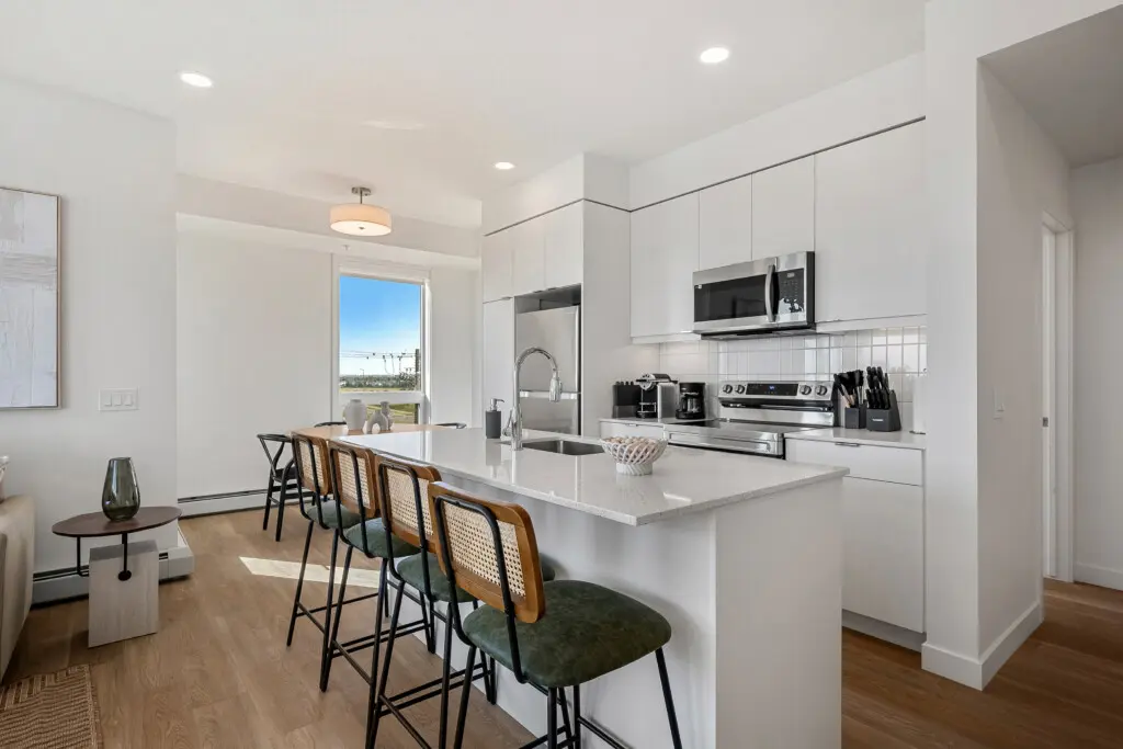 e930db83 f25e 4b98 8fc2 ed94ffb22837