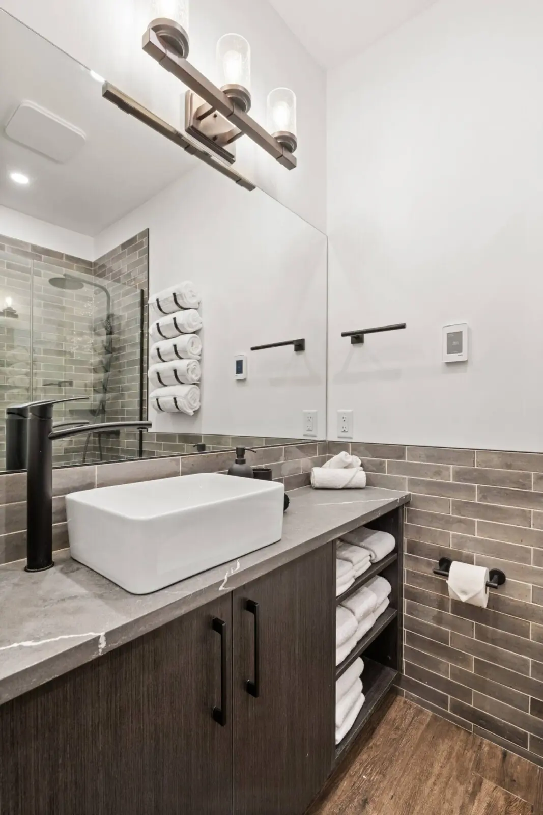 ecbb52e4 d889 4e86 b306 49a613181b48