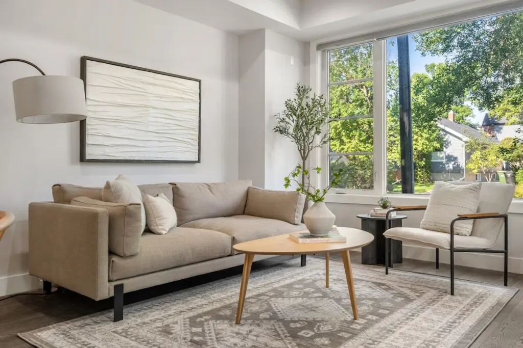 ef44e3ea e4b9 4bbd a2b7 ffca09f6fc8c