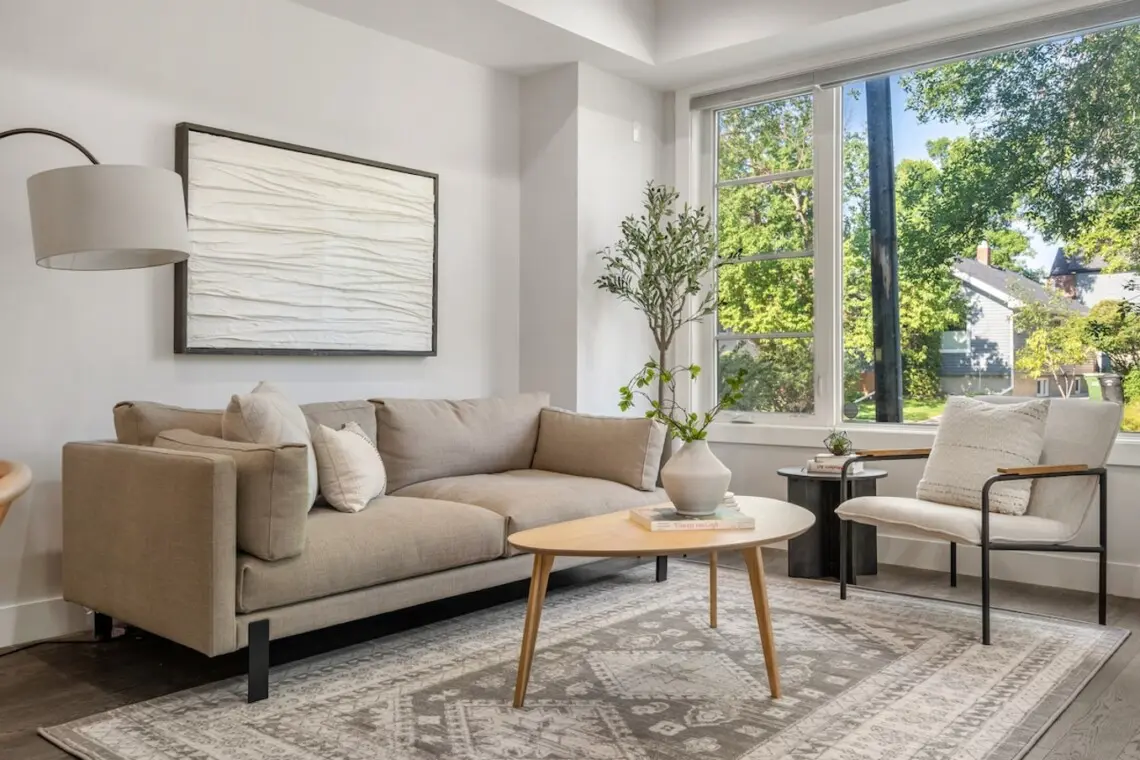 ef44e3ea e4b9 4bbd a2b7 ffca09f6fc8c