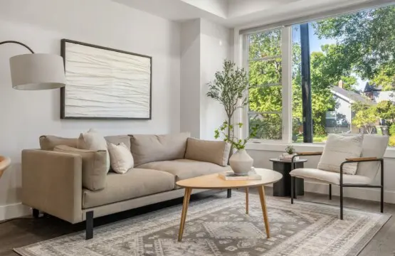 ef44e3ea e4b9 4bbd a2b7 ffca09f6fc8c