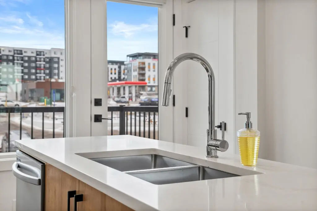 013b4f9b 9deb 49db 8e98 425e3fda5e60