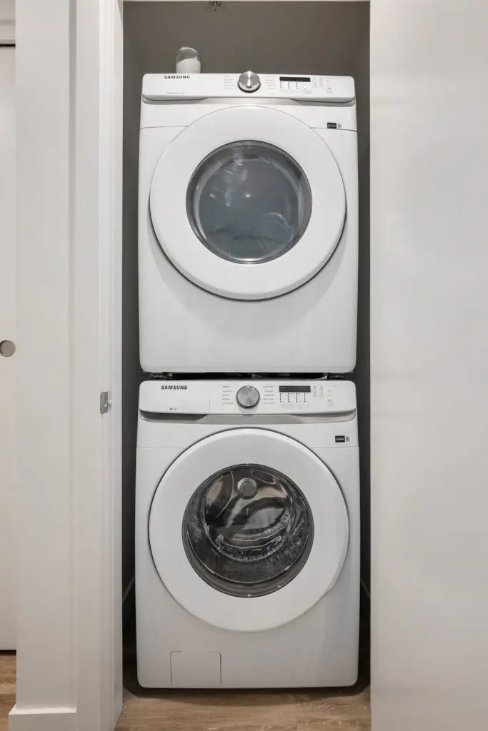 043fb07b 6ee7 4b9f 91e9 30a5e9d20c3d