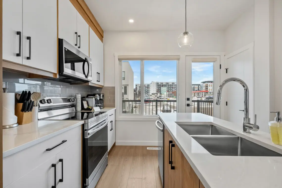 074206b1 0a17 4a15 9d6c 965933aff954