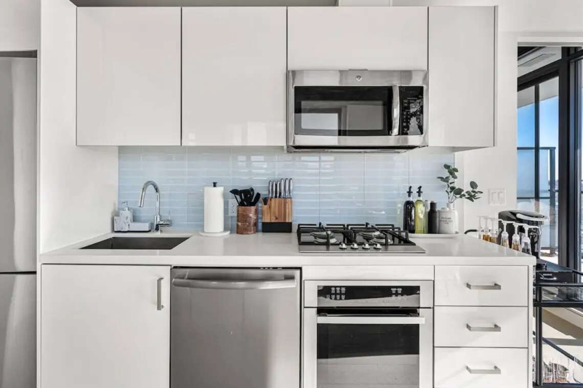 08298a5b b1cf 43ca 8042 add09ba03a3a