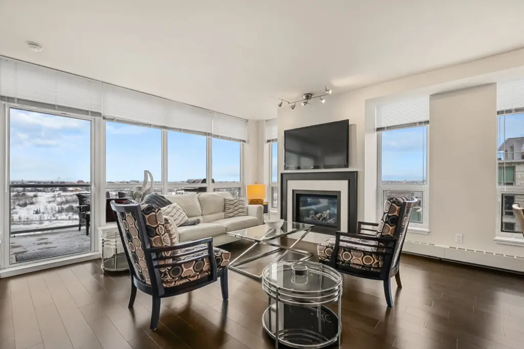 165c3893 d3b4 4a33 8e65 60fb8dec0ac3