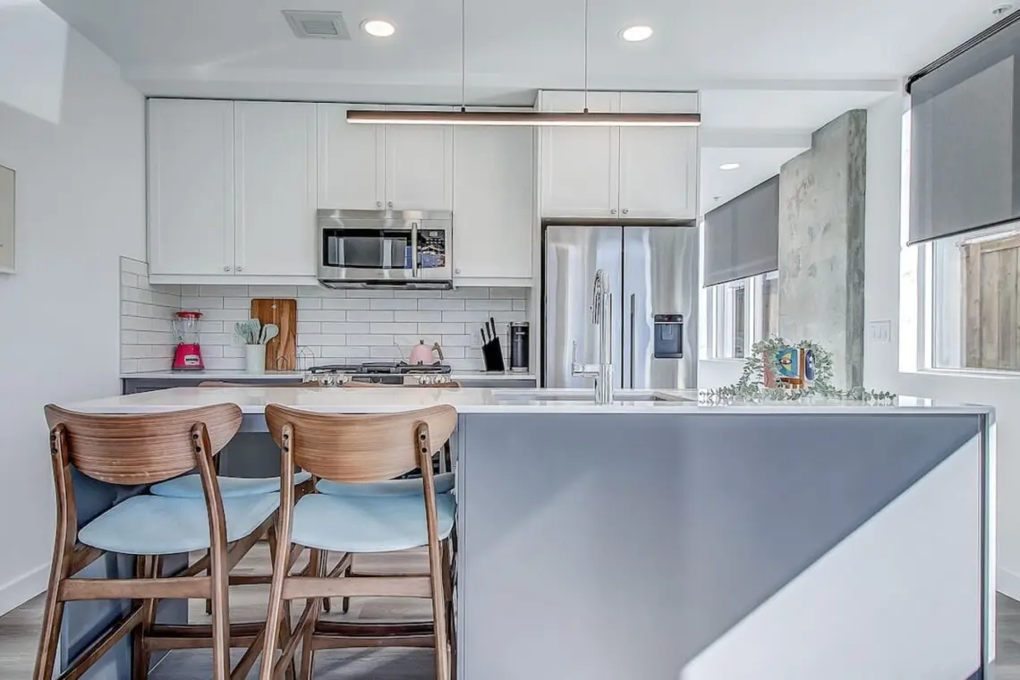 16ec0e7b b69b 405c b701 333d9677bb08