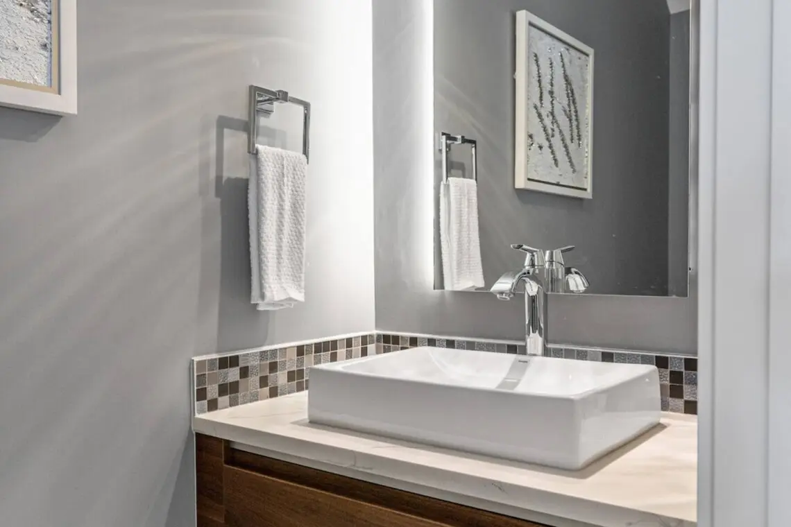 2c816941 b5e8 4b04 bd02 a689b3f5ffbc