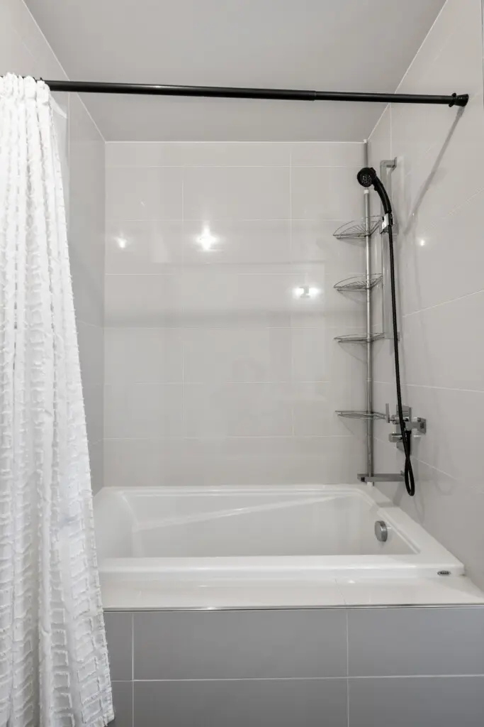 33682414 02ab 4382 8b84 15943d1657b6