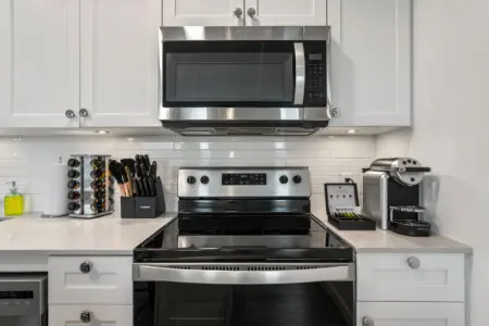 41f740c8 ffa3 4fe5 82e4 983d7cb65554