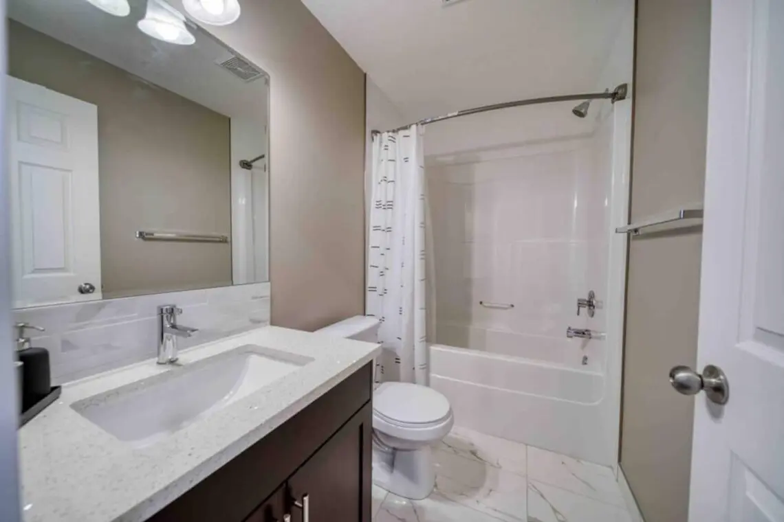 4ae34cbd c585 42c3 9750 ffeef1b67623