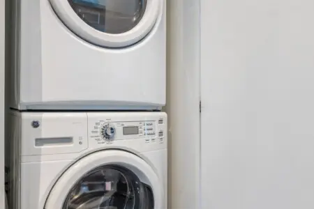 53e5afba 3300 4c68 91b4 62c75d9781e1