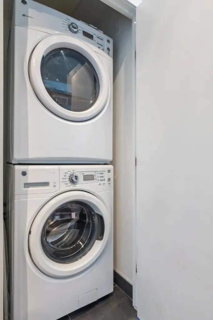 53e5afba 3300 4c68 91b4 62c75d9781e1