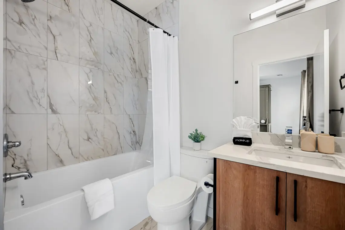 70bdaeeb 3946 4c8c 91fe 40aaf8145ad1