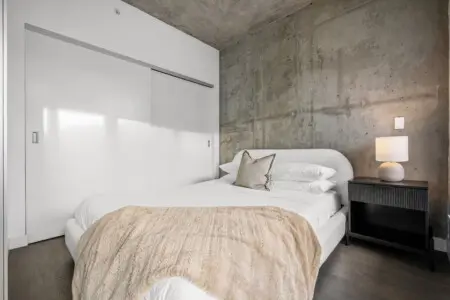 75b85eb2 642e 4c1f 93fd e444a572f936