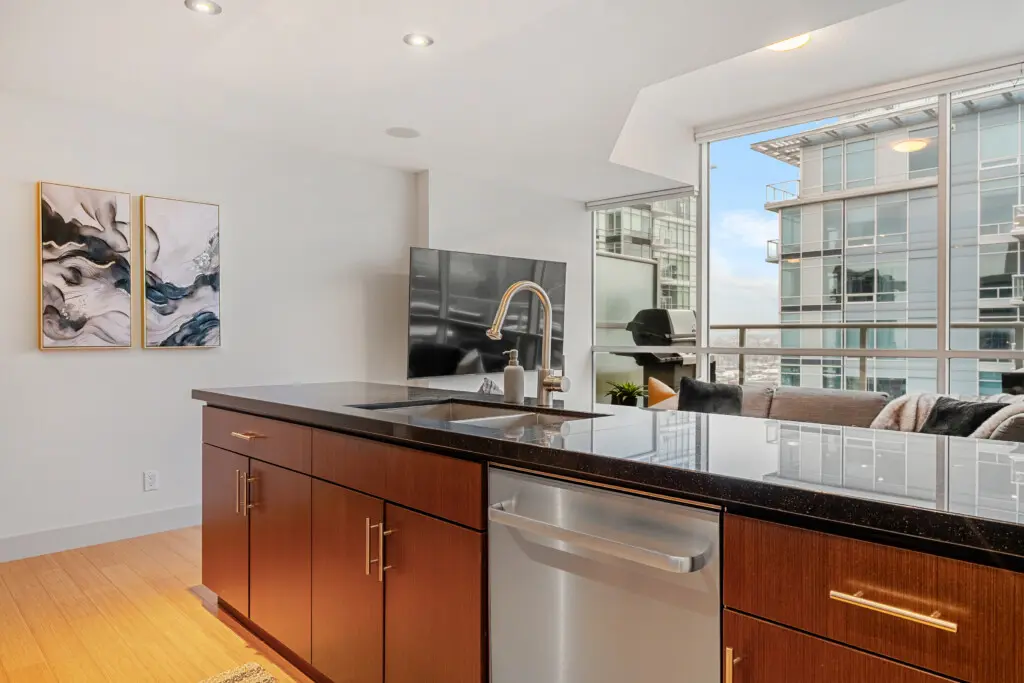 871e002e a3cd 43ac 96eb 8ed96c9be345