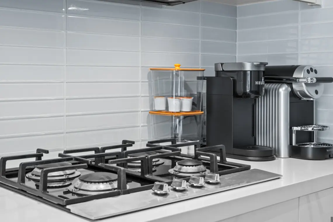 9ce8185b d5a1 43e3 b0a6 04f8b896888f