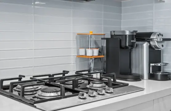 9ce8185b d5a1 43e3 b0a6 04f8b896888f