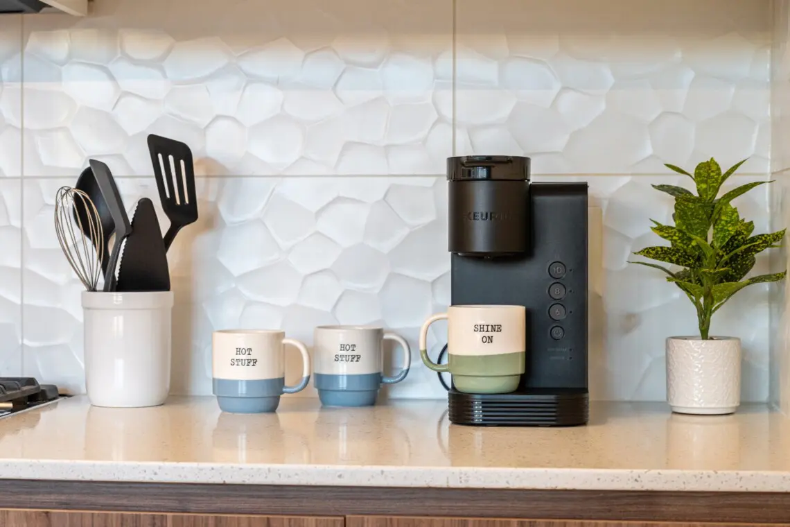 a1e176d5 f6de 41e8 b748 ded7738c0d1a