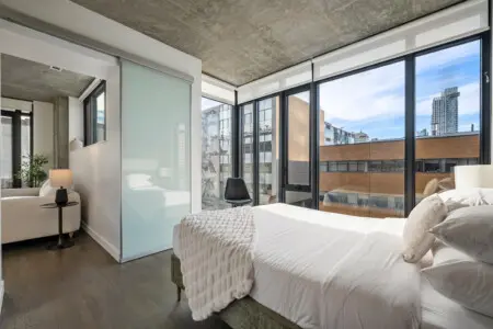 ad8b4832 fd43 40bb a7e0 f655c0de3641