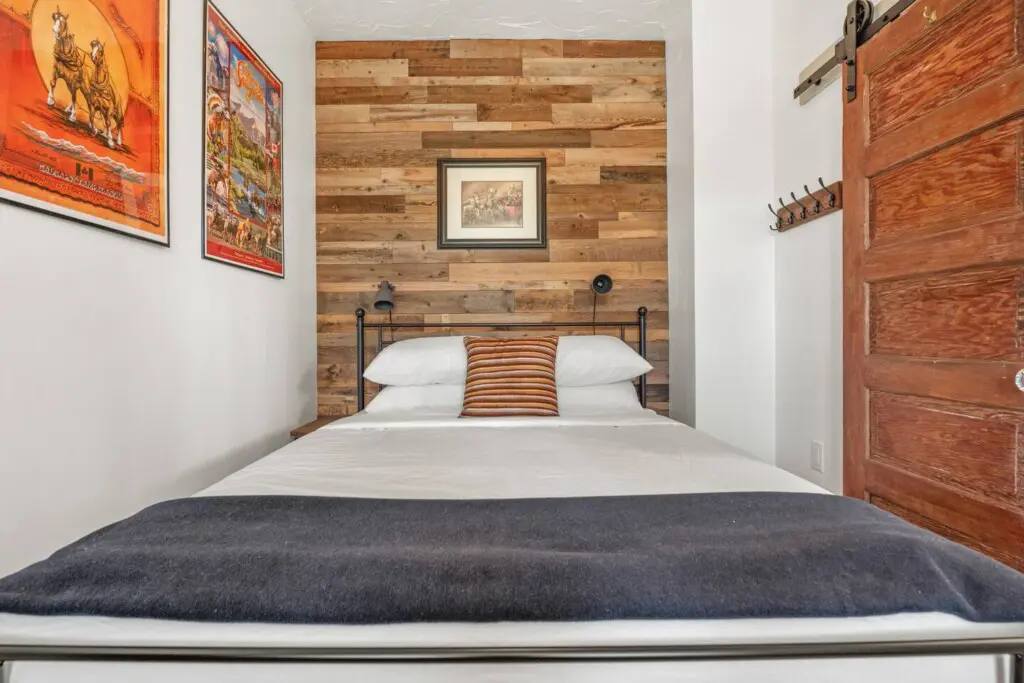 b4f3d053 f8b2 46c7 a6d4 7089e7dd708b