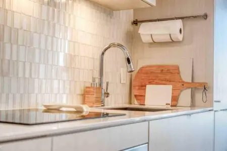 c5c2e395 2381 474d a888 36800320638c