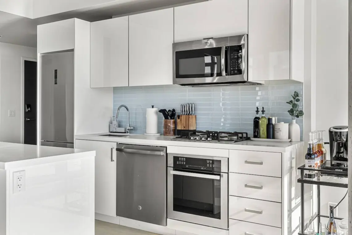 d18b208b a4e3 415d 91c7 94830d6b4af4