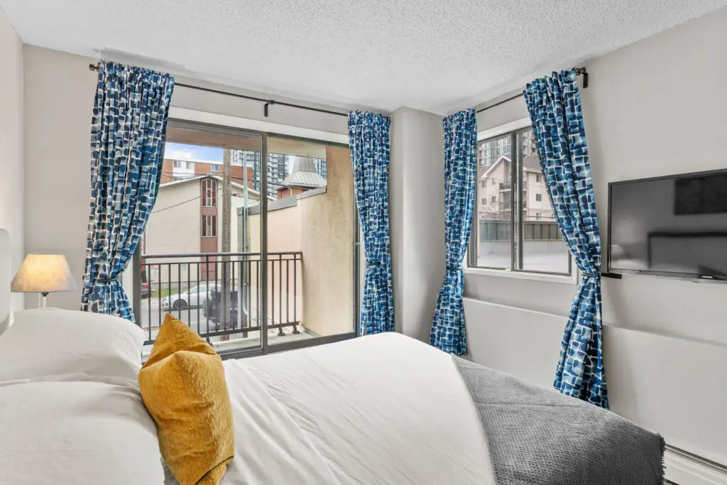 d4e75b6c 0c20 44a3 a2ec 627d0ec528e9