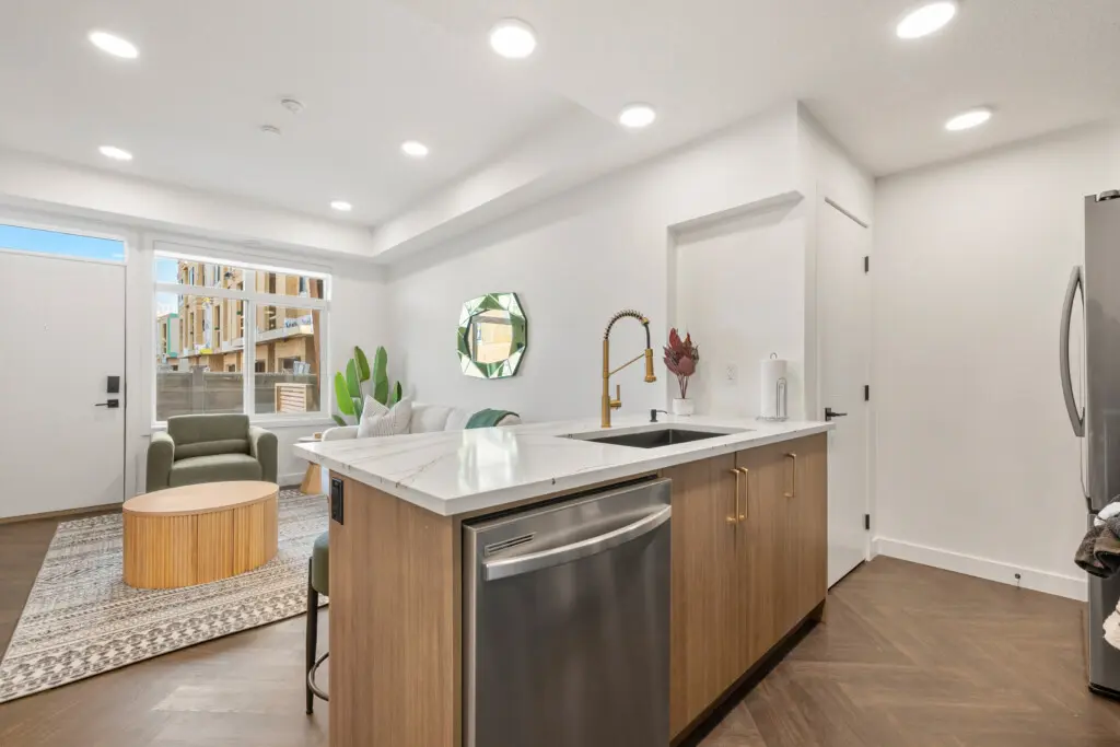 e4e5e727 856e 4a9f 9399 1a3c95e46541