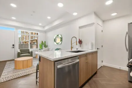 e4e5e727 856e 4a9f 9399 1a3c95e46541