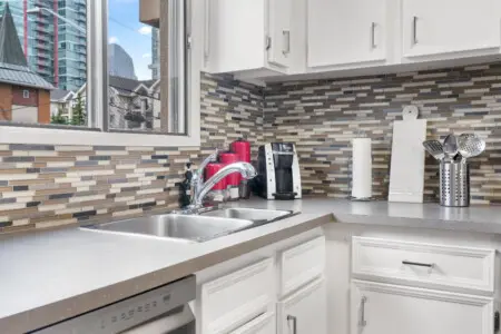 e6e0ad53 6159 479c 8ba4 53ab01cc5dc5