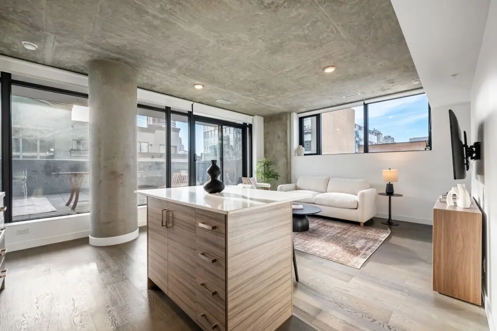 e72b83d8 c4b0 4d4b 80e8 43c9b8ffa6e3