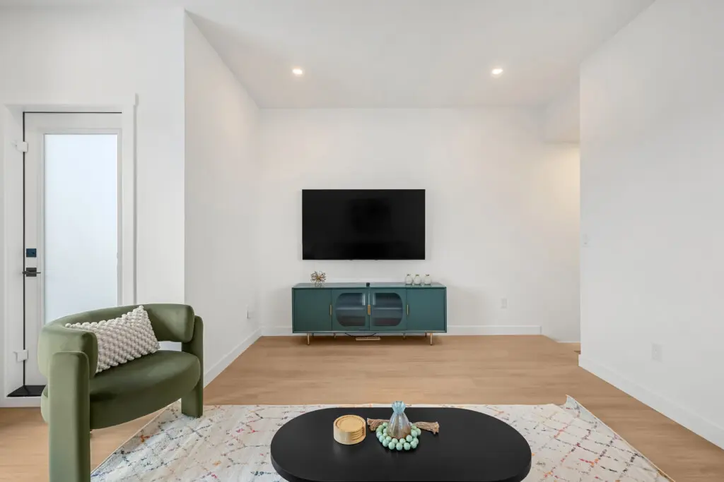 eec4d9ca 15d9 4e7c b9cb 5dd0c0fc9815