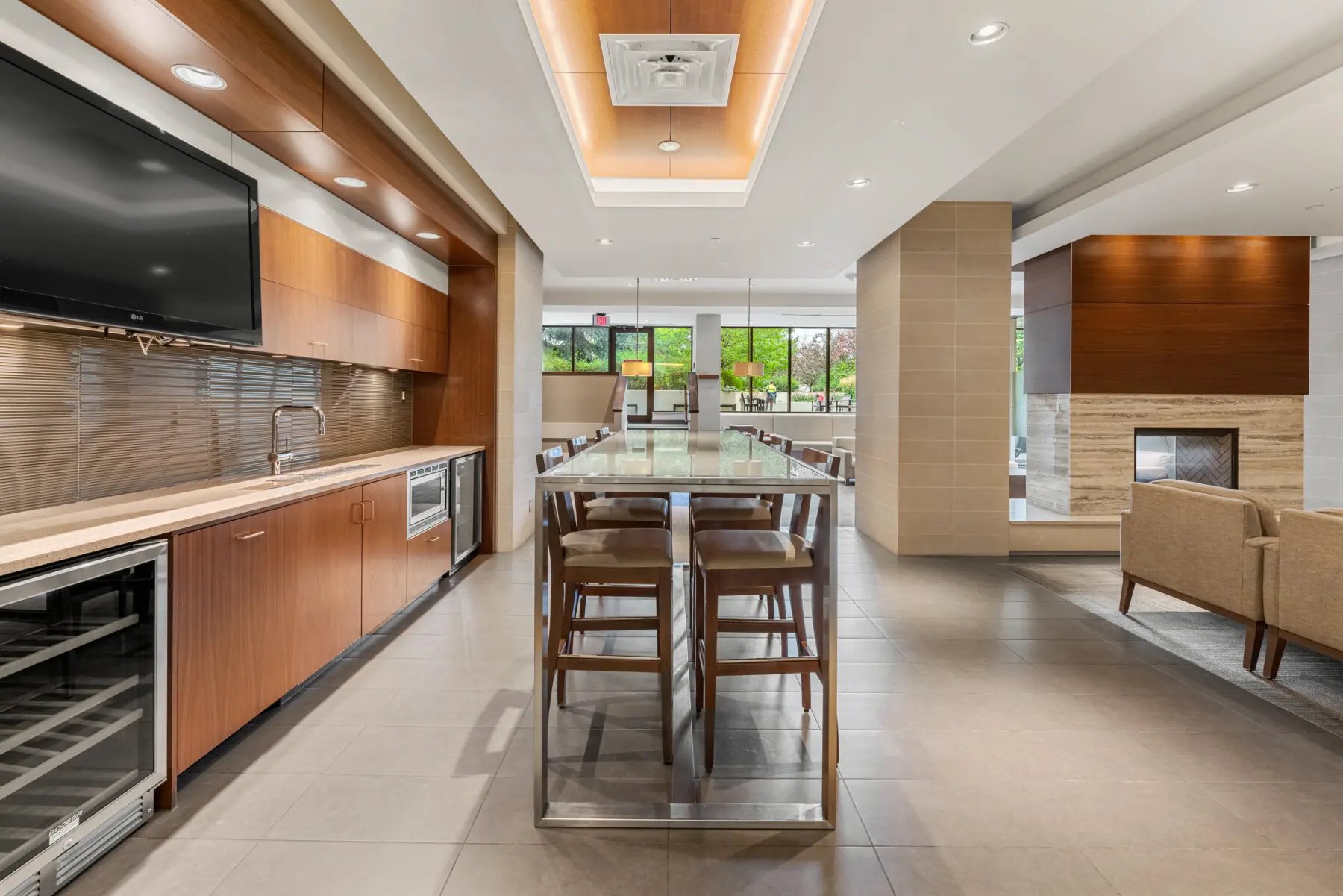 f093e1e9 4767 4d44 b6b5 af66992c07c8